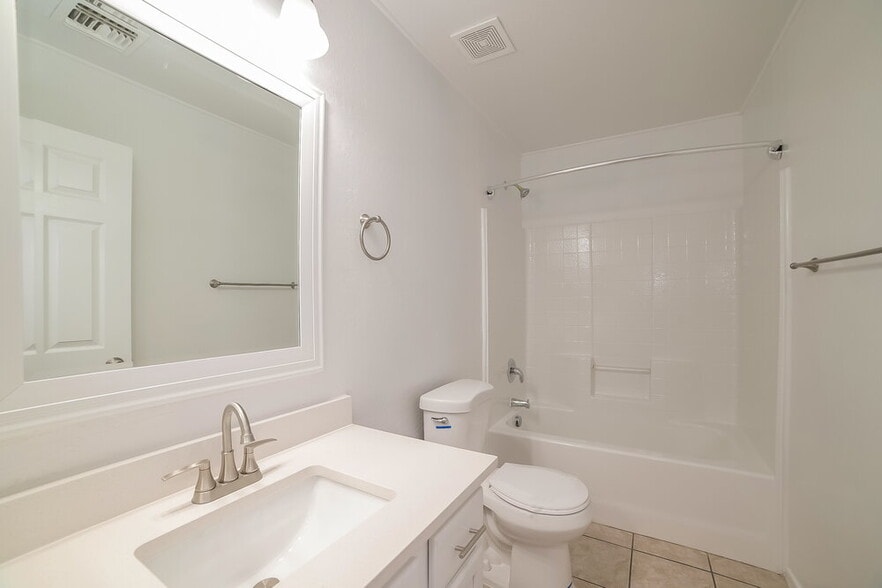 Building Photo - 7409 S 37th Glen