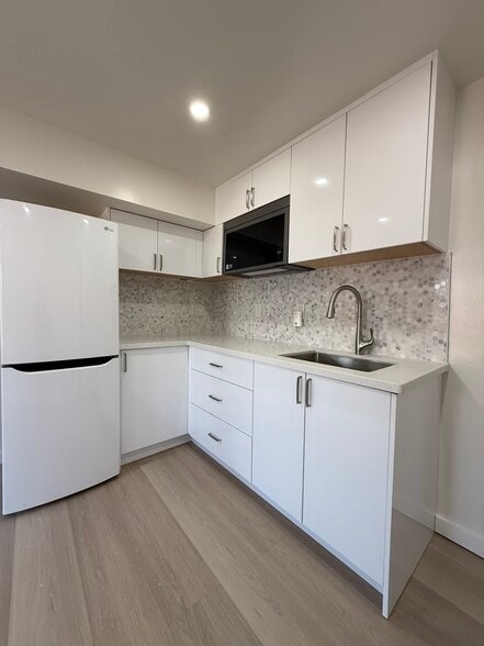 Building Photo - 4636 Cabrillo St