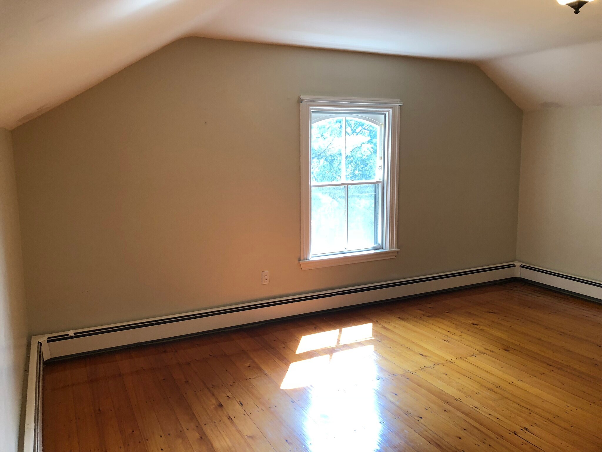 Building Photo - 35 Greenough Ave