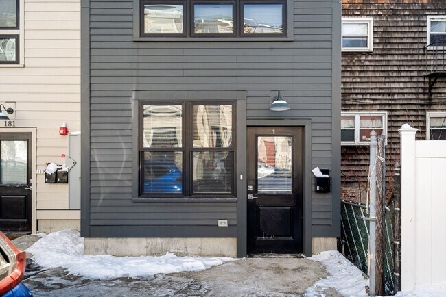 Building Photo - 181 Bennington St