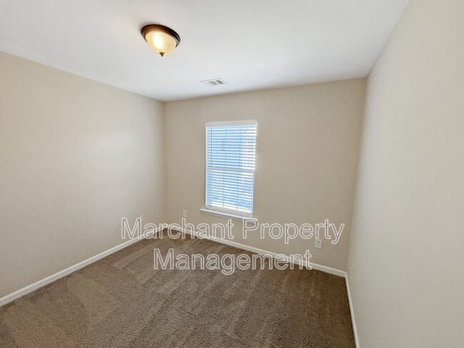 Building Photo - 301 Pampas Ct