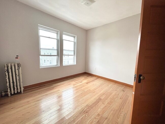 Building Photo - 18 Eastman St