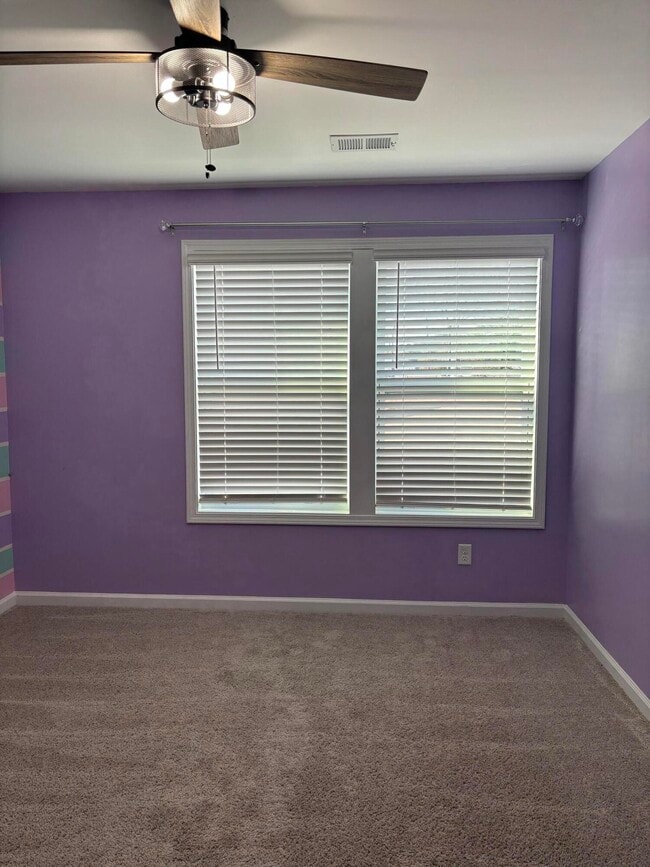 Building Photo - 335 Niblick Dr