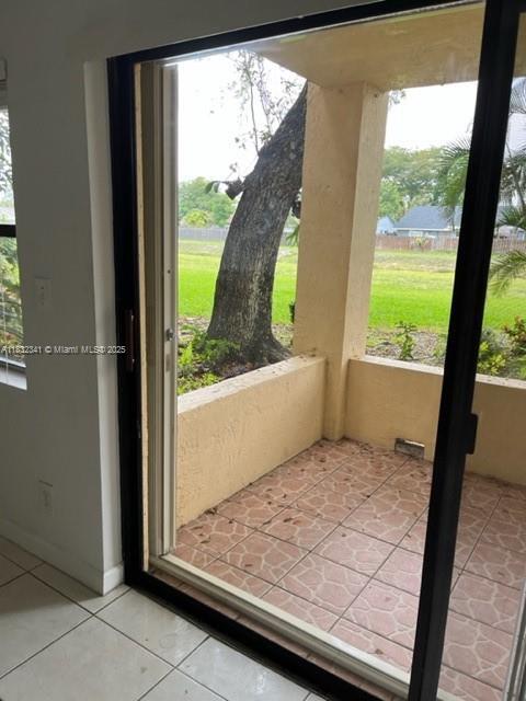 Building Photo - 9999 Summerbreeze Dr
