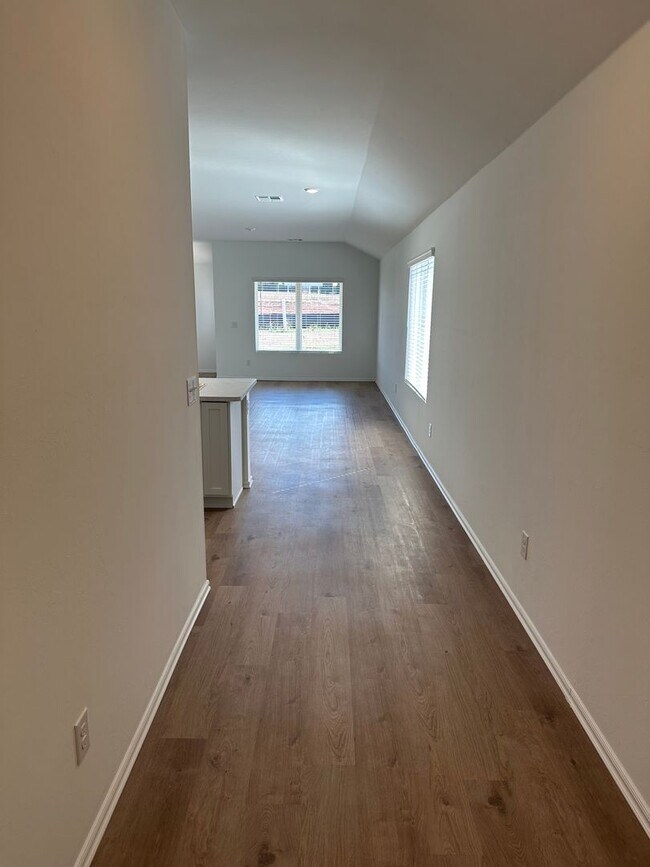 Building Photo - Save $500 on Your Move-In Costs — Sign by 5/22! Charming  3 Bed, 2 Bath Home in Purcell