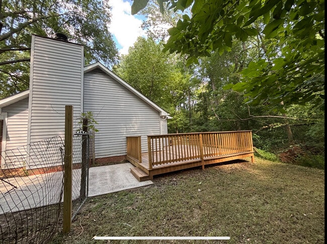 Building Photo - Rach townhomes 2 BR 2 Bath with access to ...