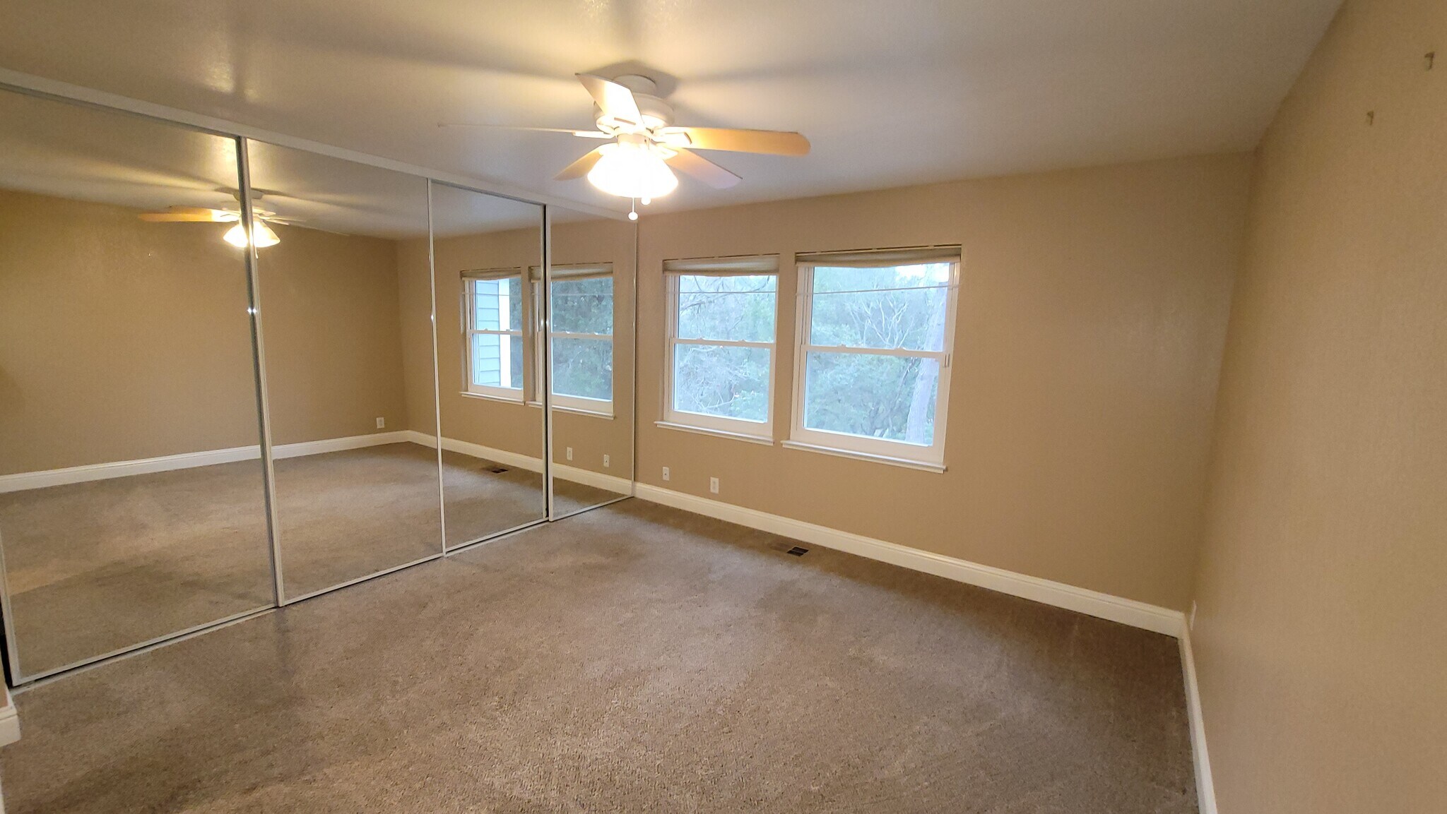 Building Photo - 788 Center Ave