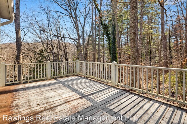 Building Photo - 3 br, 2.5 bath House - 34 Pinecroft Road
