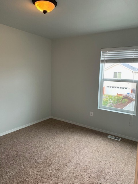 Building Photo - 3 Bedroom + Den and Loaded with Upgrades