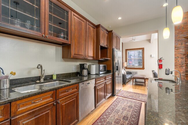 Building Photo - 2633 Adams Mill Rd NW