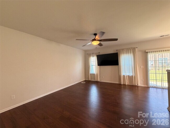 Building Photo - 9330 Grand Valley Dr
