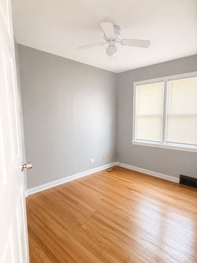 Building Photo - 3725 W 80th St