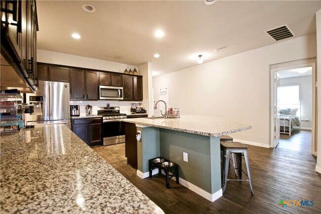 Building Photo - 105 Harlan Dr