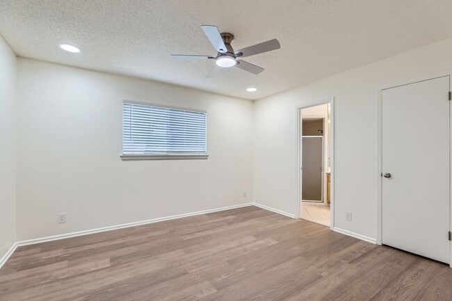 Building Photo - First time rental!