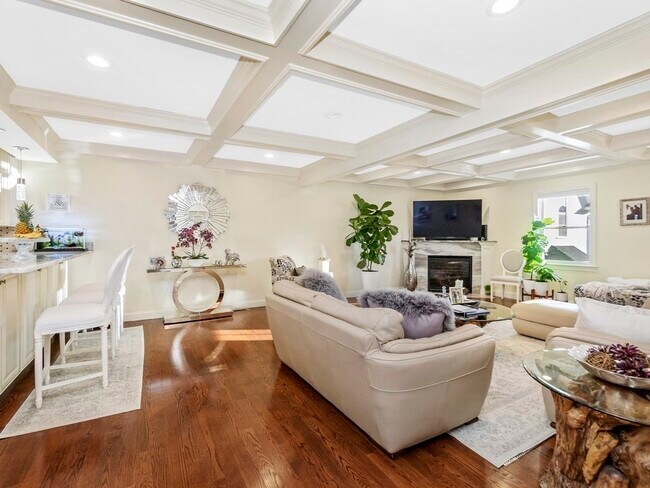 Building Photo - 50 Rowe St