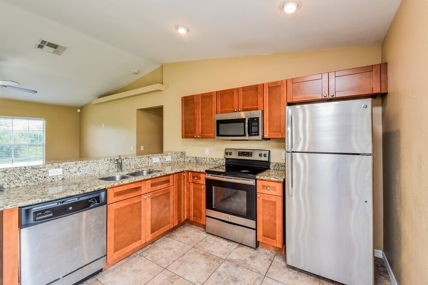 Building Photo - 3102 39th St SW