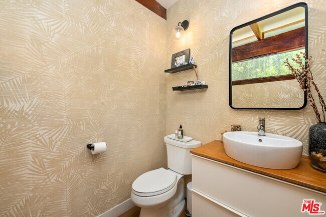 Building Photo - 516 Latimer Rd