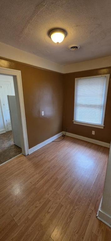 Building Photo - 58 Waldo St