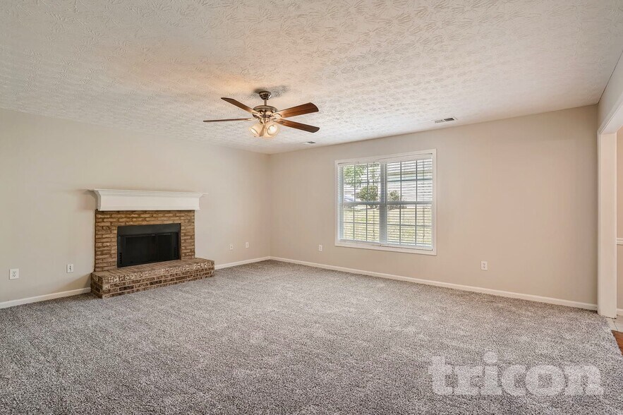 Building Photo - 1230 Webb Farm Ln