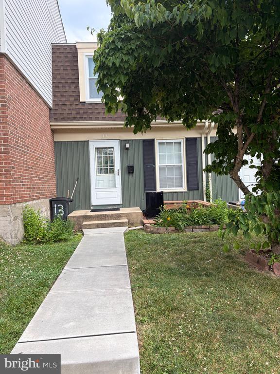 Building Photo - 13 Mitnick Ct