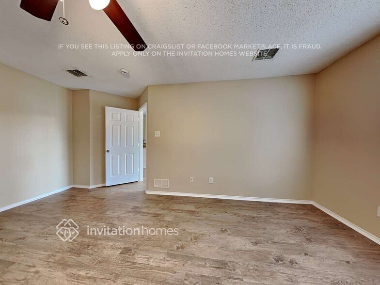 Building Photo - 252 Hilltop Dr