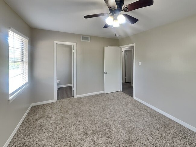 Building Photo - 10322 Antrim Ln