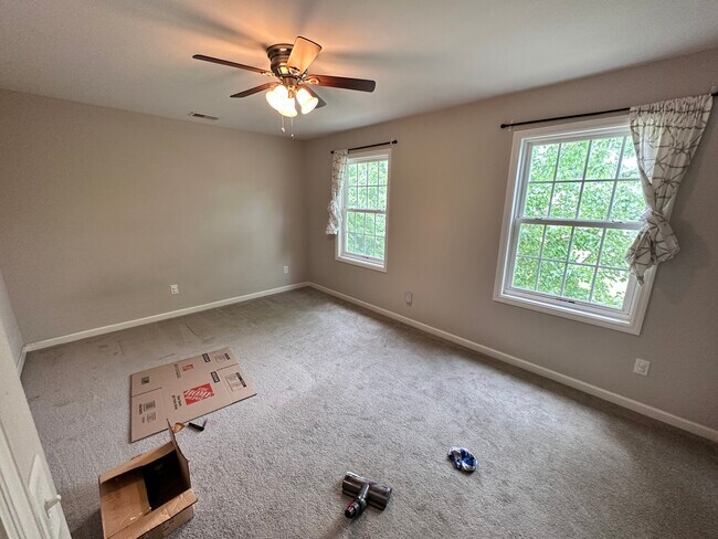 Building Photo - 113 Cages Rd
