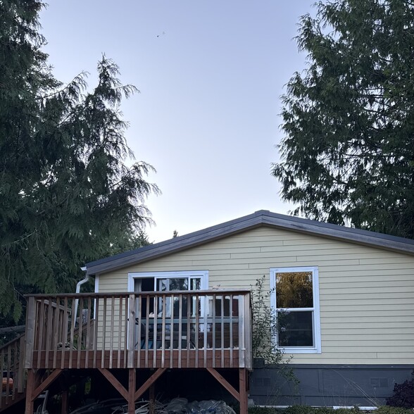 Back Deck - 126 Charlie Ln