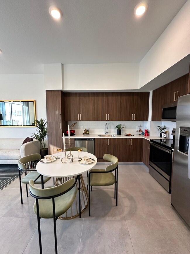 Building Photo - 2212 Dewey St