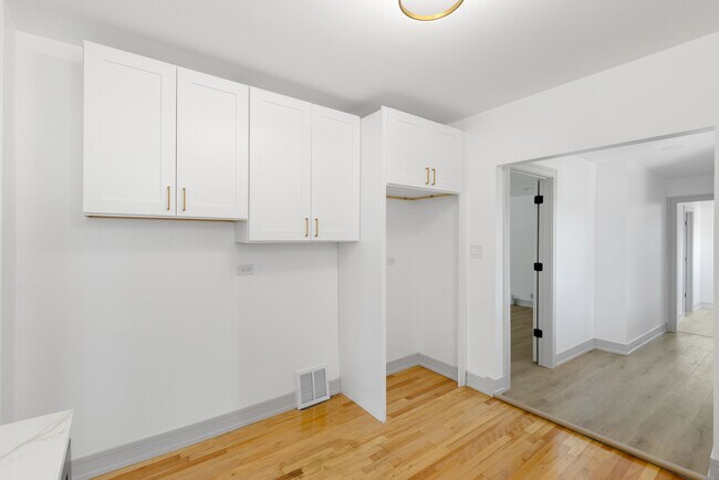 Building Photo - 10205 S Yale Ave