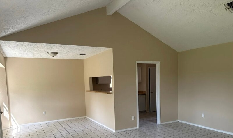 Building Photo - 1355 Tenderden Dr