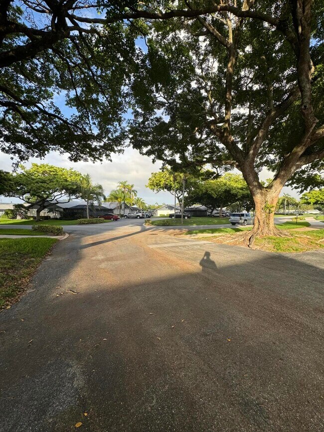 Building Photo - 1148 Summit Trail Cir