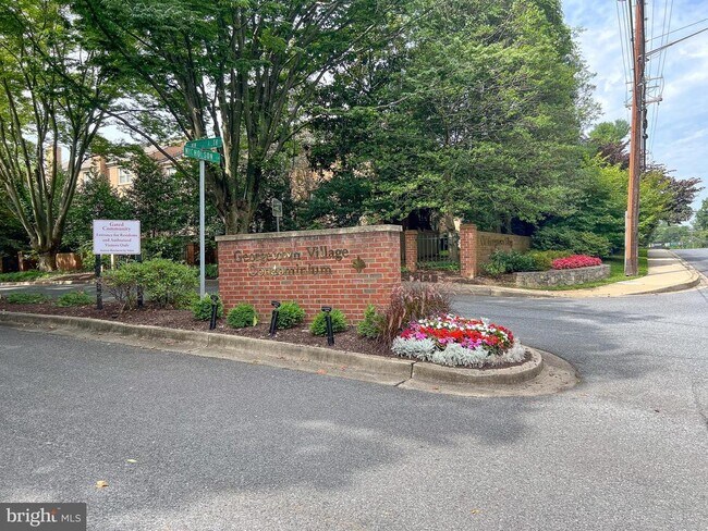 Primary Photo - 11401 Commonwealth Dr