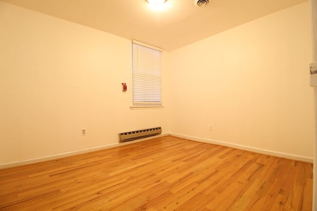 Building Photo - 931 Spruce St