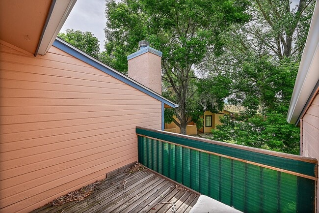 Building Photo - 3 Bed/1.5 Bath - Townhome in Colorado Spri...
