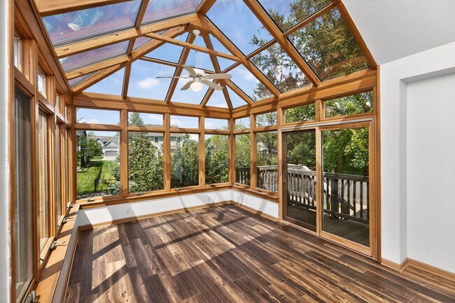 Building Photo - BEAUTIFUL 4-SEASONS ROOM!! 4 Bedroom, 3 Bathroom Home in Waukee!