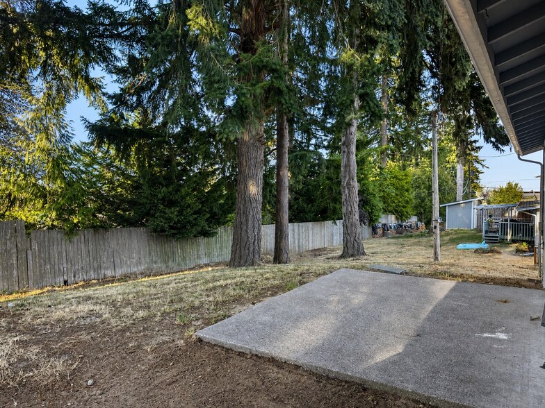 Building Photo - 5924 28th Ave NW