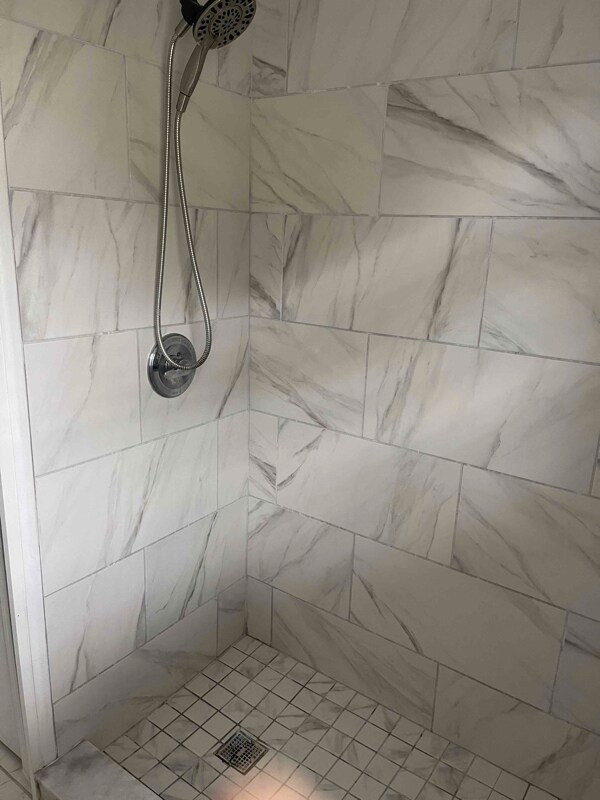 Building Photo - 2410 Ave C NW