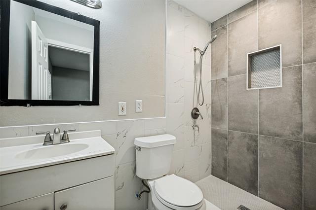 Building Photo - 717 Willowbrook Dr