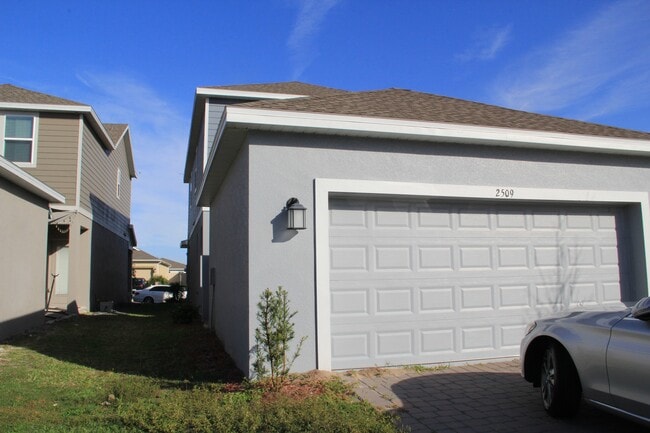 Building Photo - 2509 Relaxing Ln