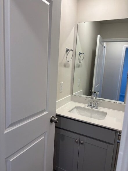 Building Photo - 124 Plumtree Ct