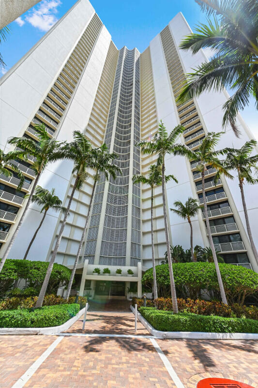 Building Photo - 3000 N Ocean Dr