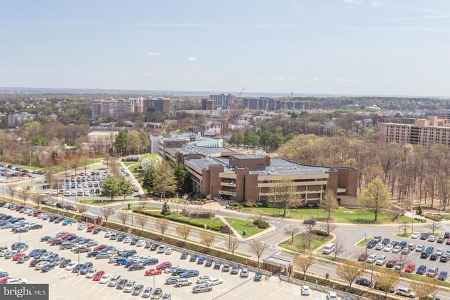 Building Photo - 3713 S George Mason Dr