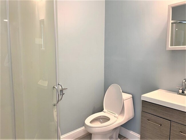 Building Photo - 21 Oakland St