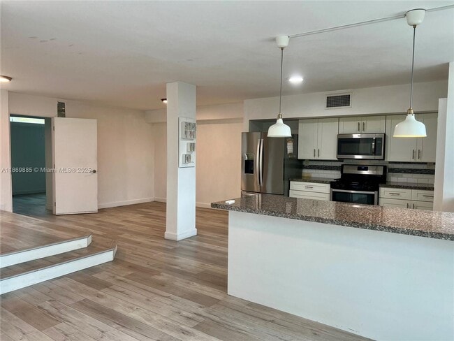 Building Photo - 7133 SW 109th Ct
