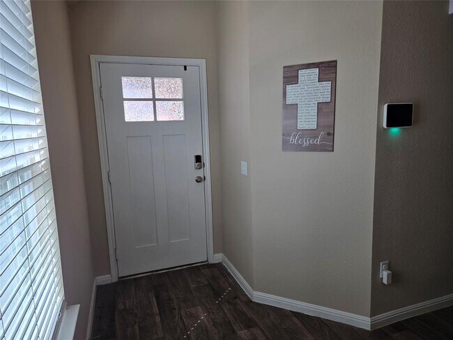 Building Photo - 108 Blue Sage Dr