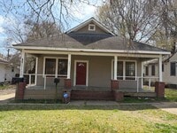 Building Photo - Beautiful 1 Bedroom Highland Duplex with bonus flex room!