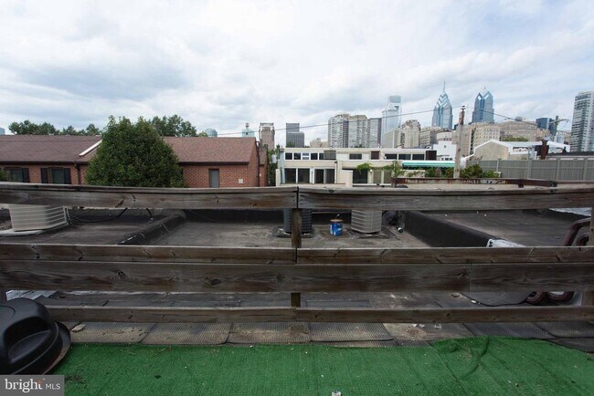 Building Photo - 2031 South St