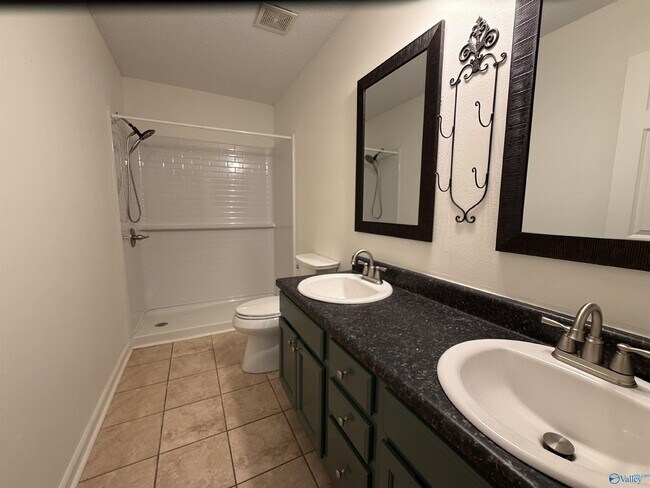 Building Photo - 111 Turnstone Ct SW