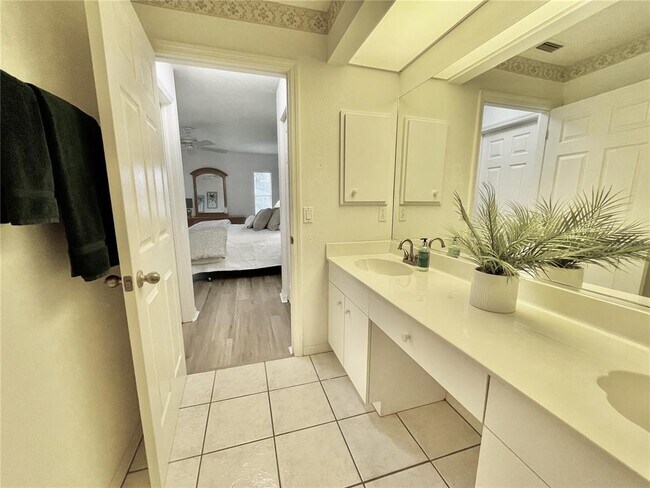 Building Photo - 5800 Sabal Trace Dr